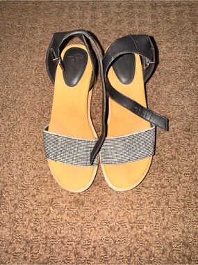 Black Strappy Women's Sandals with Tweed Front Band